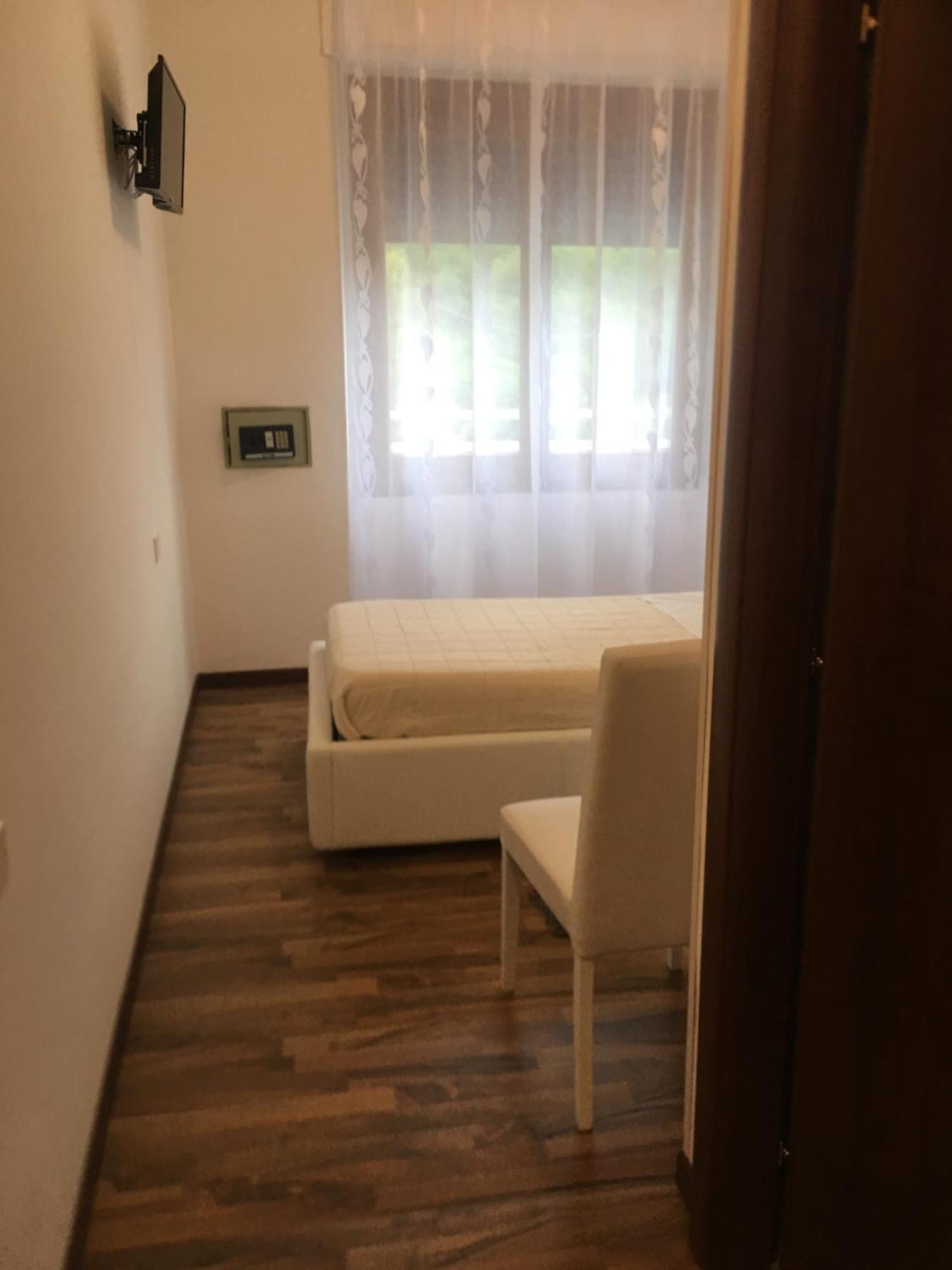 Albergo Al Lago Anfo Exterior foto